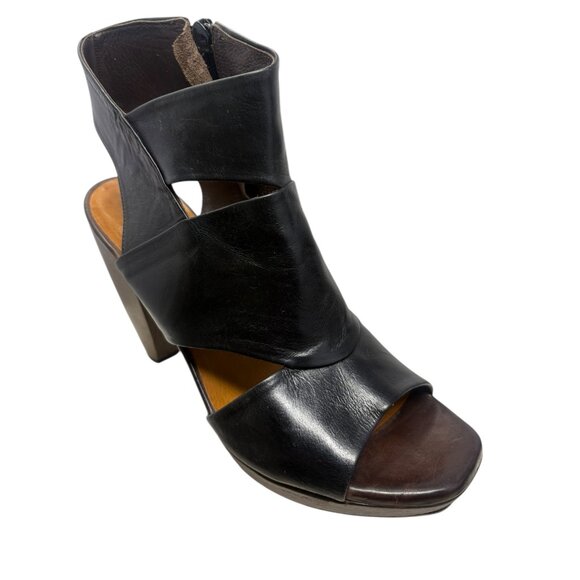 Coclico Fabiana Black Leather Cone Wooden Heel Zip Sandals - Picture 3 of 13